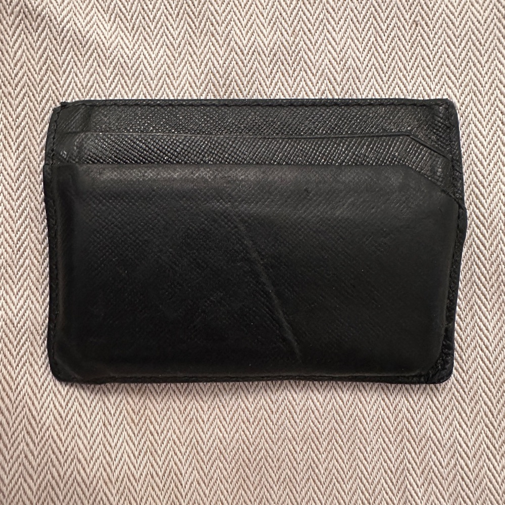 Prada Elegant Black Leather Card Holder - Picture 4 of 5